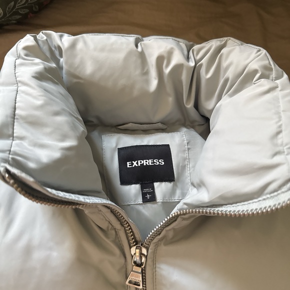 Express Light Gray Puffer Jacket - Picture 3 of 6